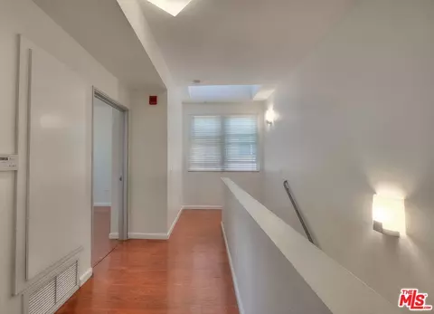 Entry Way - 302 E 19th St #7, Long Beach, CA 90806 photo 2 of 2