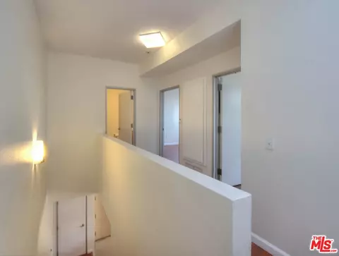 Entry Way - 302 E 19th St #7, Long Beach, CA 90806 photo 1 of 2