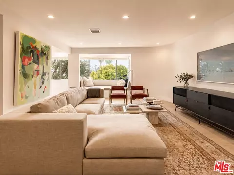 930 California Ave #301, Santa Monica, CA 90403
