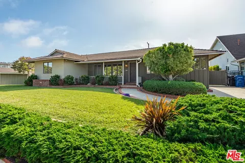 3525 Elm Ave, Manhattan Beach, CA 90266