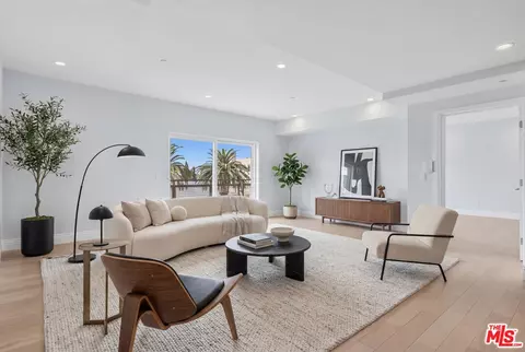 2939 Leeward Ave #401, Los Angeles, CA 90005