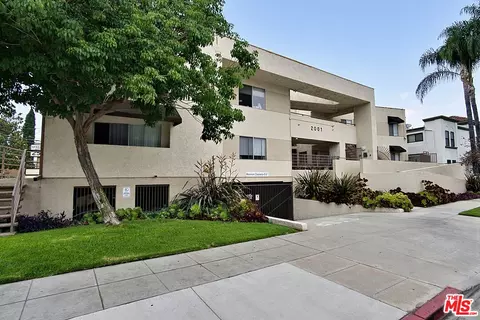 2005 Grismer Ave, Burbank, CA 91504 photo 2