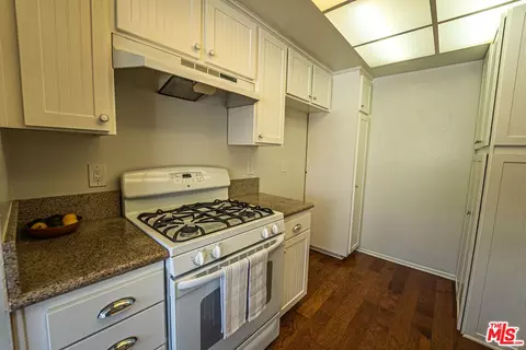 Kitchen - 1963 Covington Ave, Simi Valley, CA 93065 photo 3 of 4