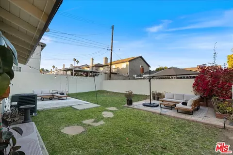 Exterior - 19428 Kemp Ave, Carson, CA 90746 photo 3 of 6