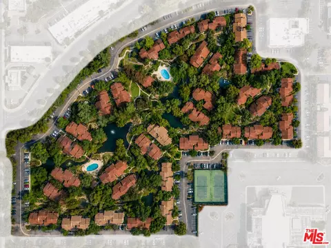 7131 Farralone Ave #46, Canoga Park, CA 91303