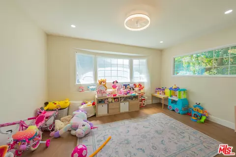 Other - 6414 Corbin Ave, Reseda, CA 91335 photo 4 of 6