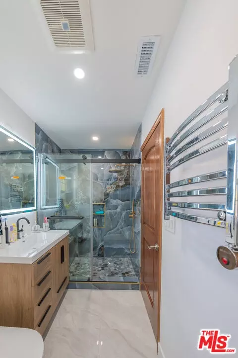 Bath - 6414 Corbin Ave, Reseda, CA 91335 photo 3 of 4
