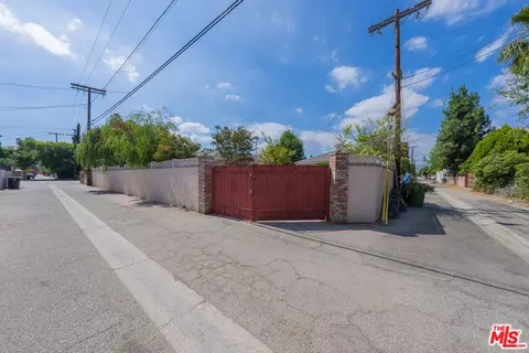 Exterior - 6414 Corbin Ave, Reseda, CA 91335 photo 7 of 11