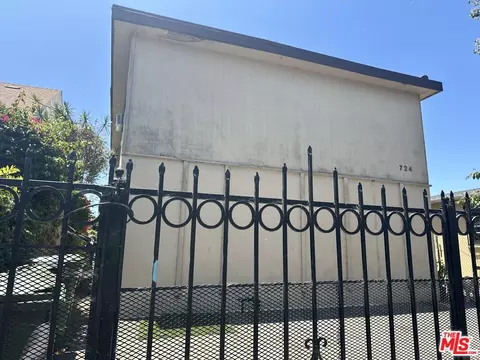 724 E 32nd St, Los Angeles, CA 90011