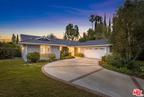 5334 Bayer Pl, Woodland Hills, CA 91367