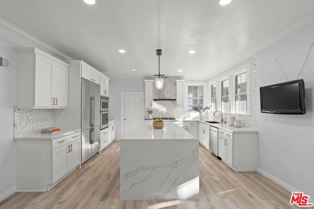 1250 S Windsor Blvd, Los Angeles, CA 90019