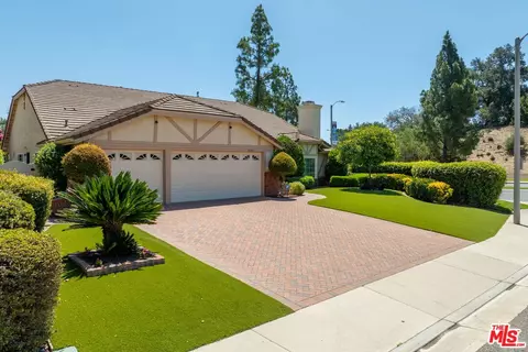 5700 Tenneyson Dr, Agoura Hills, CA 91301