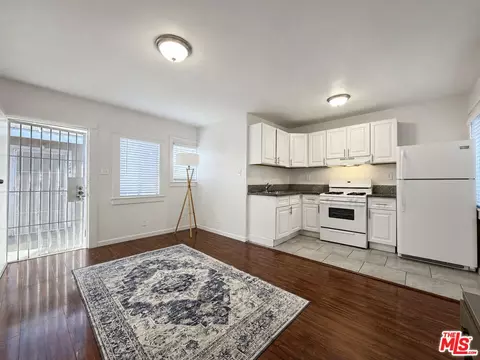 Living - 740 Daisy Ave, Long Beach, CA 90813 photo 2 of 2