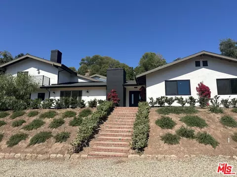 Exterior - 1131 Rancho Dr, Ojai, CA 93023 photo 1 of 6