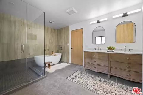 Bath - 1131 Rancho Dr, Ojai, CA 93023 photo 3 of 9