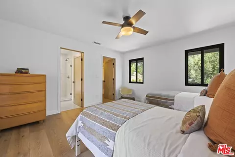 Bedroom - 1131 Rancho Dr, Ojai, CA 93023 photo 5 of 6