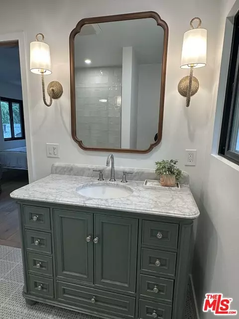 Bath - 1131 Rancho Dr, Ojai, CA 93023 photo 8 of 9