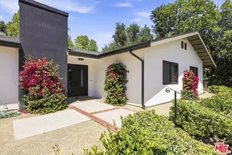 Exterior - 1131 Rancho Dr, Ojai, CA 93023 photo 2 of 6