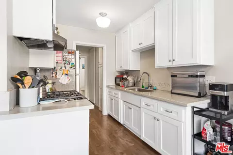 Kitchen - 1142 E 1st St, Long Beach, CA 90802 photo 2 of 4