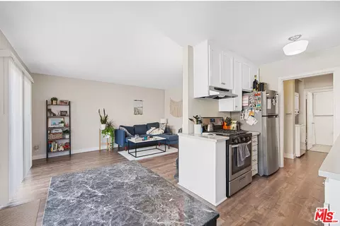 Kitchen - 1142 E 1st St, Long Beach, CA 90802 photo 3 of 4