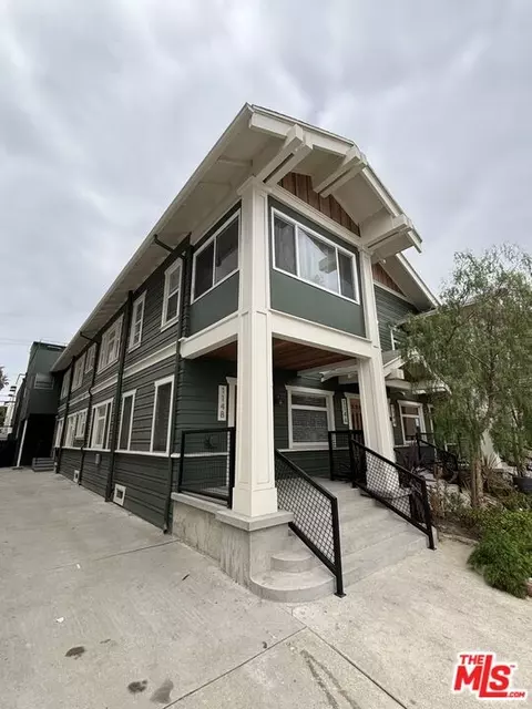 Exterior - 1142 E 1st St, Long Beach, CA 90802 photo 2 of 8