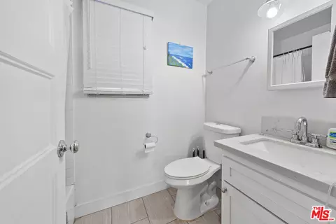 Bath - 1142 E 1st St, Long Beach, CA 90802 photo 1 of 1
