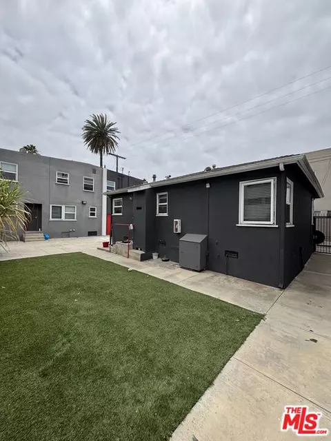 Exterior - 727 Olive Ave, Long Beach, CA 90813 photo 9 of 9