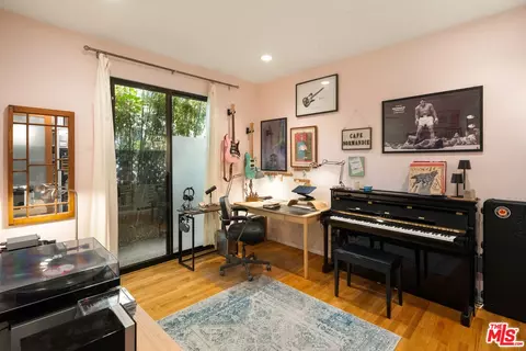 Other - 2005 Walnut Ave, Venice, CA 90291 photo 4 of 8