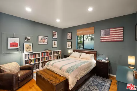 Bedroom - 2005 Walnut Ave, Venice, CA 90291 photo 1 of 10