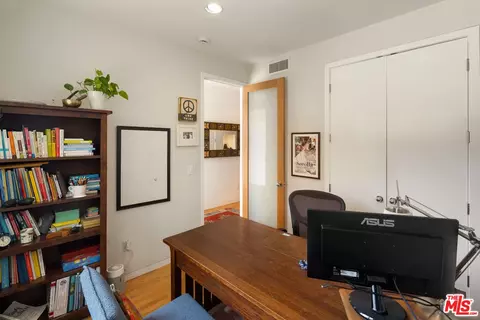 Other - 2005 Walnut Ave, Venice, CA 90291 photo 2 of 8