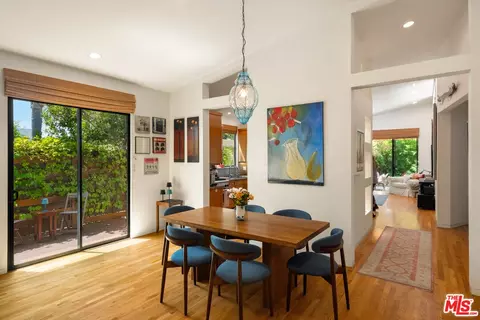 Dining - 2005 Walnut Ave, Venice, CA 90291 photo 2 of 3