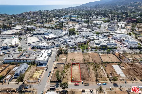 1011 Embury St, Pacific Palisades, CA 90272
