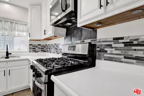 Kitchen - 6631 Olive Ave, Long Beach, CA 90805 photo 4 of 4