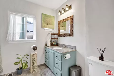 Bath - 6631 Olive Ave, Long Beach, CA 90805 photo 2 of 2