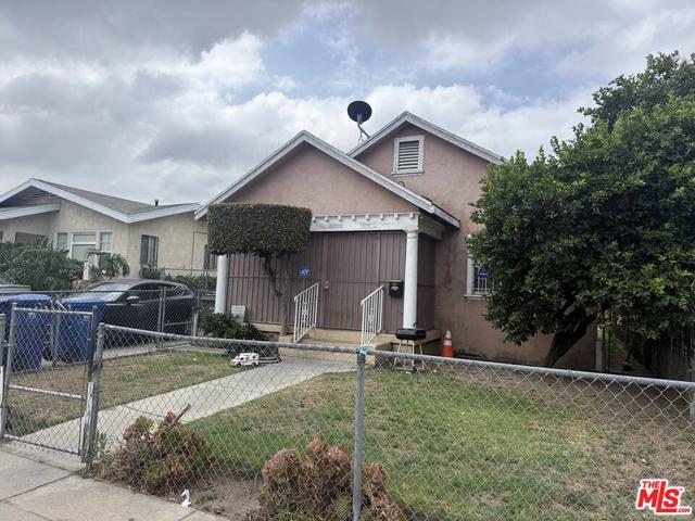 220 E 64th St, Los Angeles, CA 90003