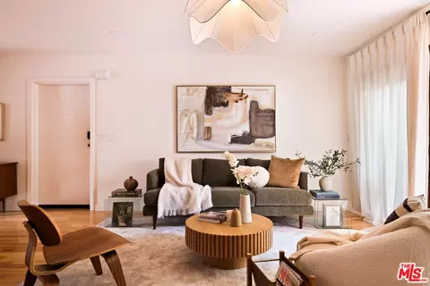 281 S Barrington Ave #C2, Los Angeles, CA 90049