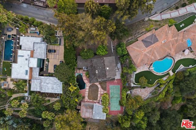 860 Linda Flora Dr, Los Angeles, CA 90049
