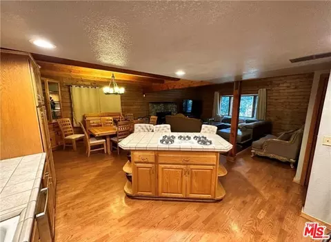 23387 Knapps Cutoff, Crestline, CA 92325 photo 2
