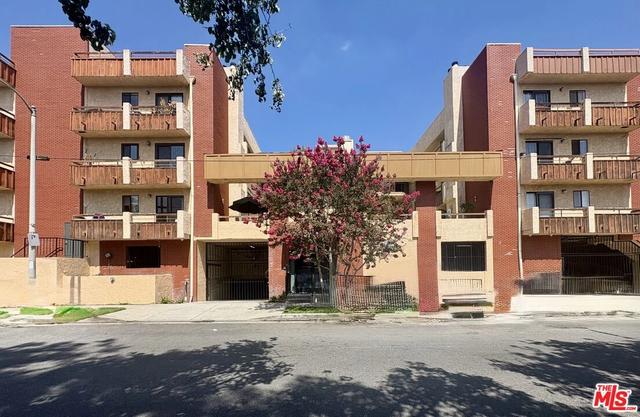 8710 Independence Ave #301, Canoga Park, CA 91304