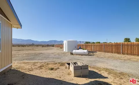 16670 E Avenue T4, Llano, CA 93544 photo 23