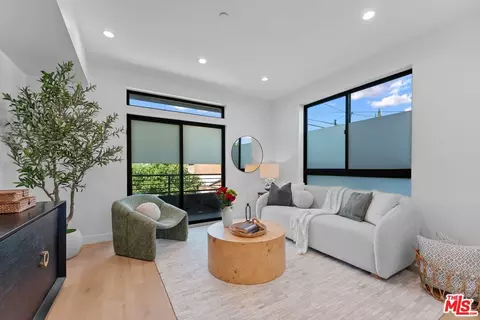 5443 Blackwelder St, Los Angeles, CA 90016