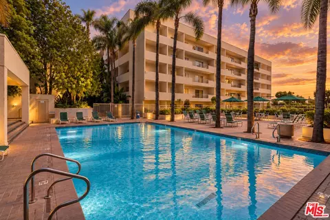 1131 Alta Loma Rd #115, West Hollywood, CA 90069