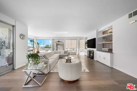 320 N Maple Dr #507, Beverly Hills, CA 90210