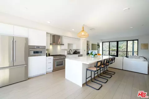 6208 Tapia Dr #A, Malibu, CA 90265