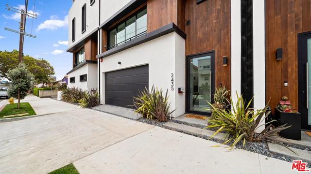 2435 S Penmar Ave, Venice, CA 90291