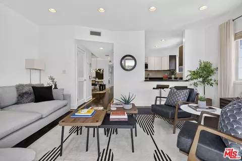 125 S Sweetzer Ave #PH2A, Los Angeles, CA 90048