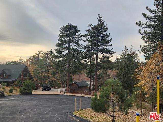 32240 Whisper Dr, Running Springs, CA 92382