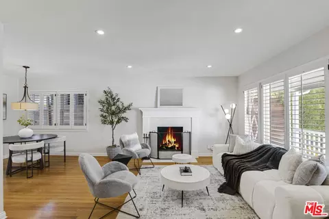 22041 Providencia St, Woodland Hills, CA 91364
