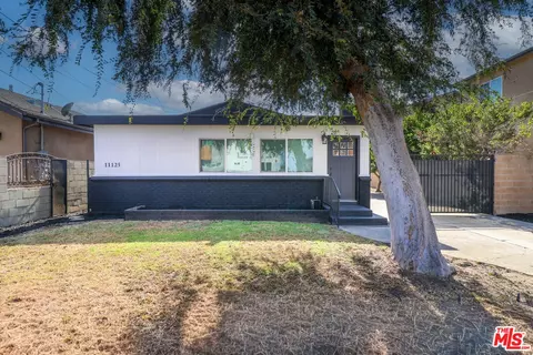11125 S Osage Ave, Inglewood, CA 90304