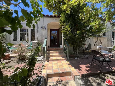 705 Superba Ave, Venice, CA 90291